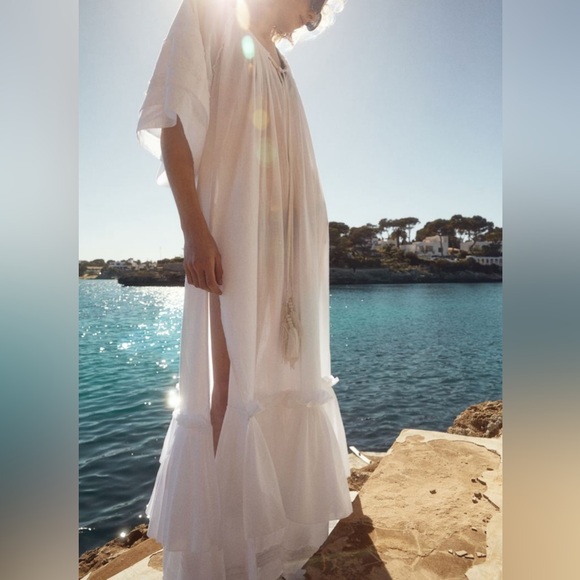 H&M Dresses & Skirts - Appliquéd drawstring detail kaftan dress small